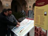 El Ayuntamiento de Lorca refuerza la señalización turística con planos de situación e indicadores de ubicación de la oficina de turismo