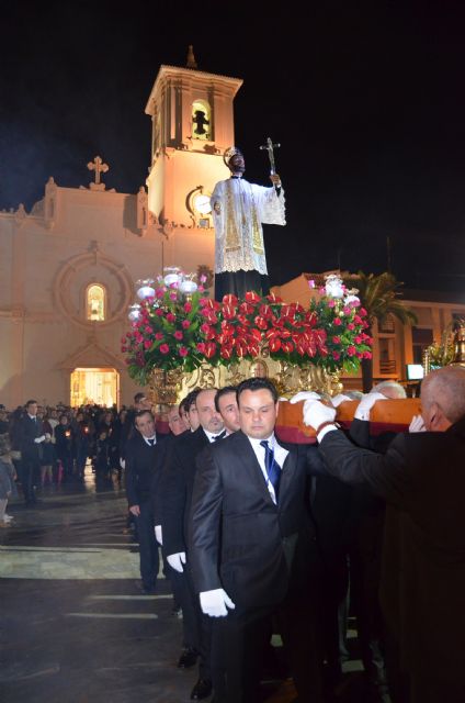 La lluvia no pudo finalmente con la procesión que salió con un itinerario reducido - 2, Foto 2