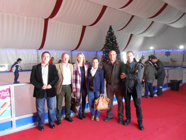 Pista de hielo y tobogán con trineos en el Cuartel de Artillería - 2, Foto 2