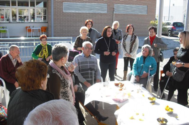 Un desayuno de celebración entre los voluntarios y los usuarios del servicio torreño - 2, Foto 2
