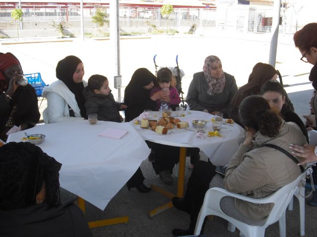Un desayuno de celebración entre los voluntarios y los usuarios del servicio torreño - 3, Foto 3