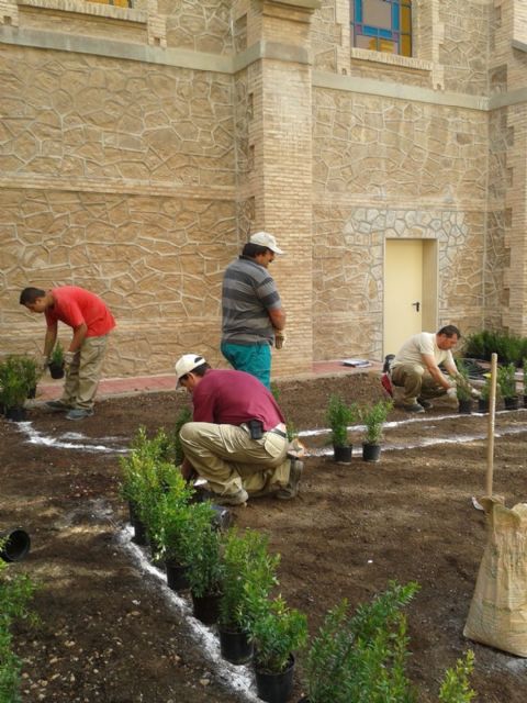 Alumnos de mantenimiento de jardines finalizan sus prácticas en el Asilo de Ancianos y Canteras - 2, Foto 2