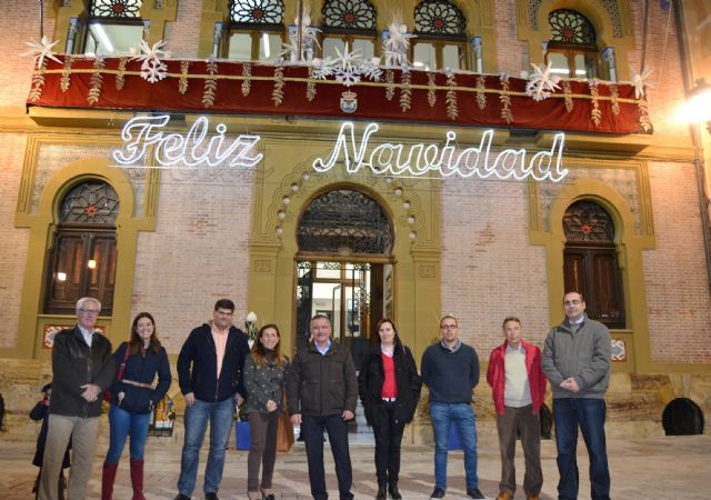 El alumbrado navideño ya luce en las principales calles de Águilas - 2, Foto 2