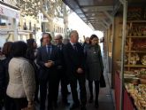 El Alcalde Cámara inaugura la XXIX Muestra de Navidad que reúne a 67 artesanos de varios municipios en Alfonso X