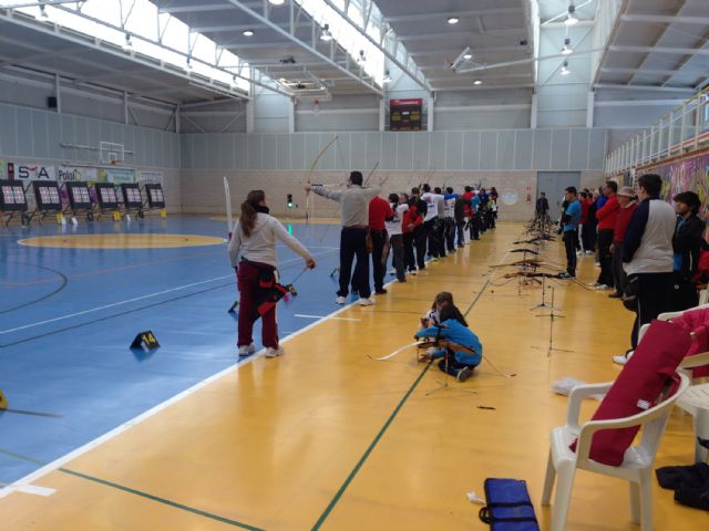La liga regional de tiro con arco en sala reúne a medio centenar de arqueros en Las Torres de Cotillas - 2, Foto 2