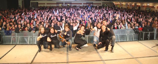 Más de 2.000 personas disfrutaron del concierto de Camela en la pedanía de La Estación- Esparragal - 1, Foto 1
