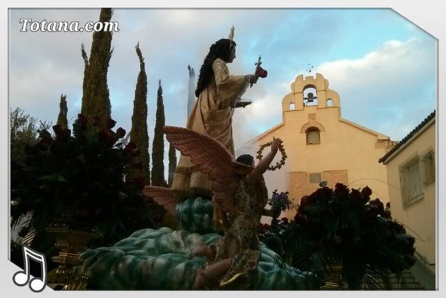 Cientos de vecinos acompañan en procesión a la patrona Santa Eulalia, desde la ermita de San Roque hasta la parroquia de Santiago - 1, Foto 1
