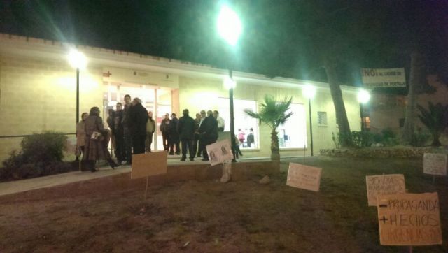 PORTMÁN, en su cuarta noche de encierro, quiere recuperar el servicio de urgencias para su Centro Médico - 2, Foto 2