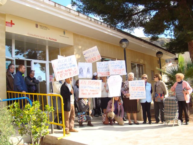 PORTMÁN, en su cuarta noche de encierro, quiere recuperar el servicio de urgencias para su Centro Médico - 3, Foto 3