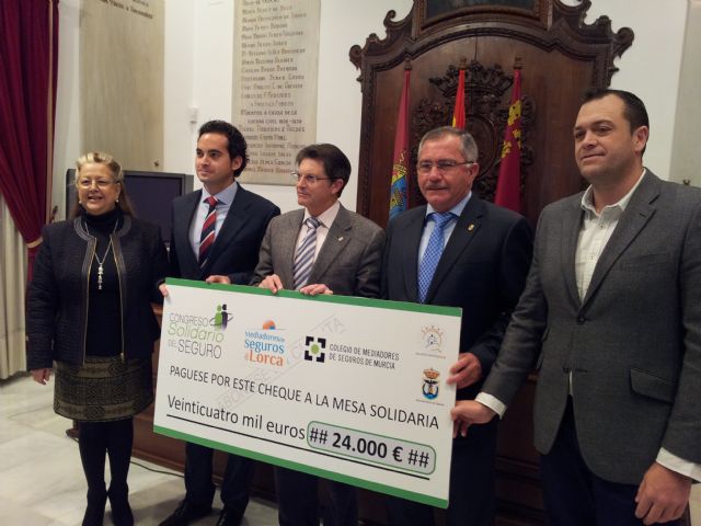 El Congreso Solidario del Seguro celebrado entre Águilas y Lorca aporta 24.000 euros para la Mesa Solidaria - 1, Foto 1
