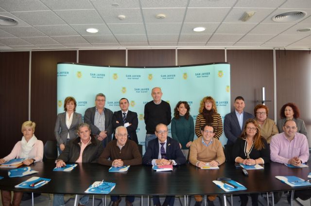 Esta mañana quedó constituida la mesa municipal de Turismo y Comercio con una amplia representación empresarial, política y técnica - 1, Foto 1