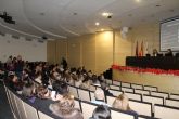 Carmen Posadas fascina a sus lectores en el acto central del 50 aniversario de la biblioteca 'Gmez Jordana'