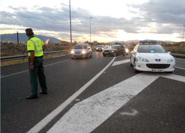 La Guardia Civil detiene a un conductor por circular en sentido contrario y bajo la influencia de bebidas alcohólicas - 1, Foto 1