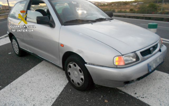 La Guardia Civil detiene a un conductor por circular en sentido contrario y bajo la influencia de bebidas alcohólicas - 2, Foto 2