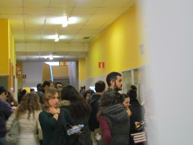 Más de 300 personas realizan en la Universidad de Murcia los exámenes de inglés de Cambridge - 1, Foto 1