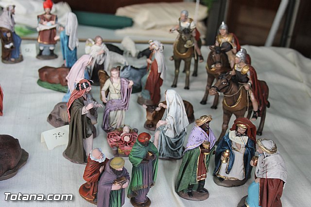 Varios expositores conforman la I Feria de Navidad, instalada en la Plaza de la Balsa Vieja - 25