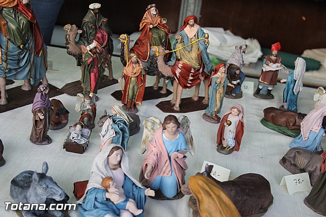 Varios expositores conforman la I Feria de Navidad, instalada en la Plaza de la Balsa Vieja - 26