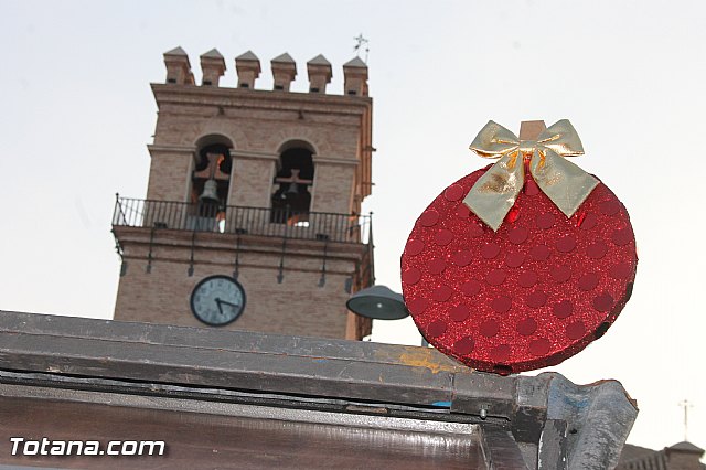 Varios expositores conforman la I Feria de Navidad, instalada en la Plaza de la Balsa Vieja - 40