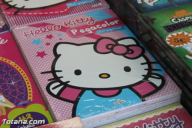 Varios expositores conforman la I Feria de Navidad, instalada en la Plaza de la Balsa Vieja - 43