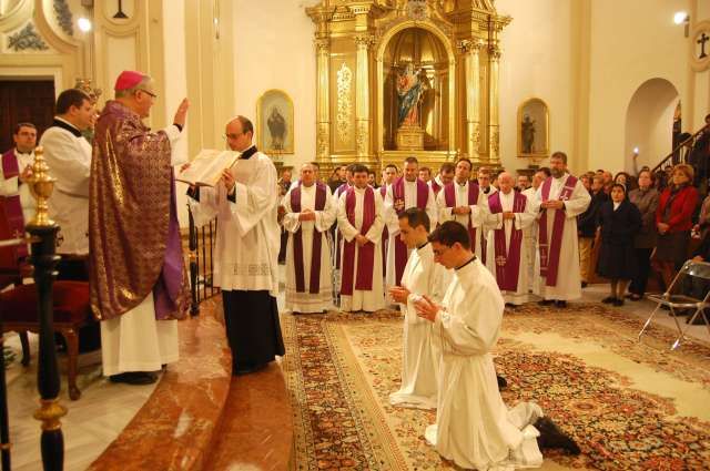 Antonio Lucas y Eduardo Sabater recibieron ayer, de manos del obispo de Cartagena, el orden del diaconado - 1, Foto 1