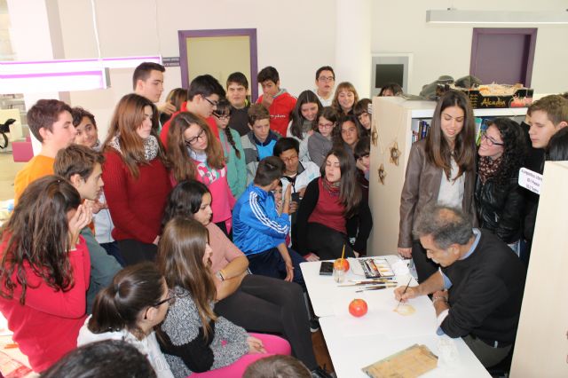 Pedro Cano enseña a los escolares de Mazarrn a pintar en acuarela, Foto 2