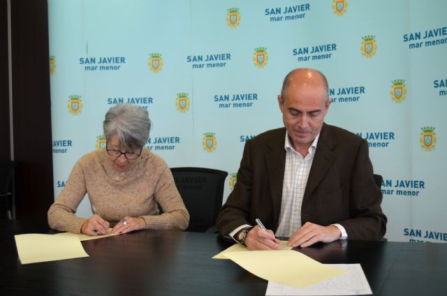 El grupo de Teatro San Javier renueva convenio de colaboración con el Ayuntamiento - 1, Foto 1