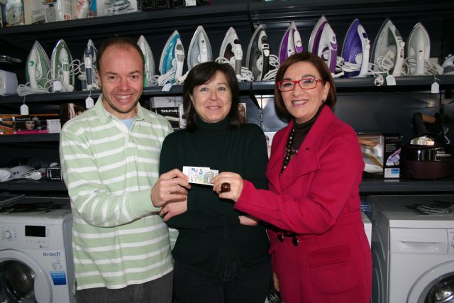 Sebas Moda, Cocinas Mareva y Electrodomésticos Hijos de Juan Ciudad reparten la suerte en el segundo sorteo de la Campaña de Navidad - 2, Foto 2