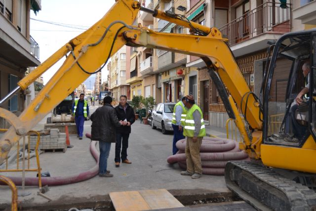 El Ayuntamiento acomete las obras que acabarán con los problemas de suministro eléctrico en varios edificios de la calle Isidoro de la Cierva - 1, Foto 1