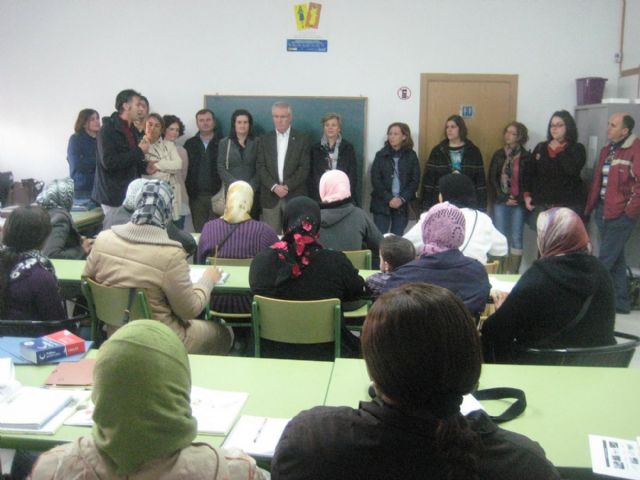 El Día Internacional del Migrante reúne a las entidades de acción social cartageneras - 1, Foto 1