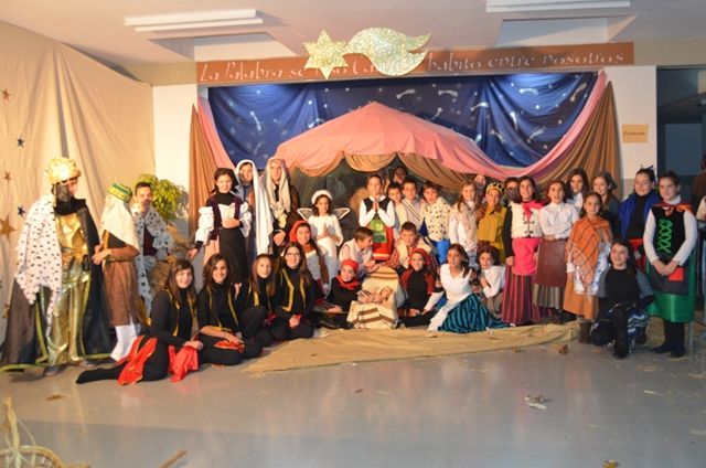 El colegio de la Consolación de Caravaca le da vida al Misterio de la Navidad - 1, Foto 1