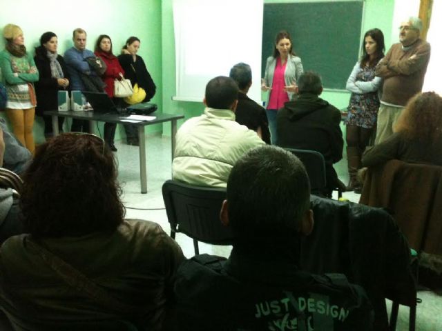 24 alumnos participan en el programa formativo de fomento de habilidades sociales y búsqueda de empleo para personas drogodependientes en Lorca - 1, Foto 1