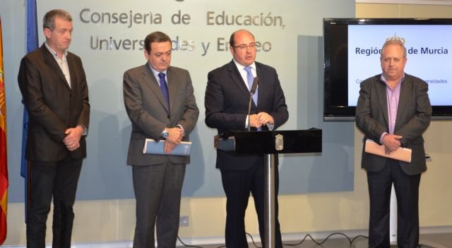 Sánchez confirma a CROEM, CC.OO y UGT la llegada de fondos adicionales a la Región para poner en marcha la Garantía Juvenil - 1, Foto 1