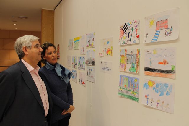 El I Concurso de Pintura y Dibujo ¿Cómo ves a tu policía? finaliza con una participación de más de 300 obras presentadas - 2, Foto 2