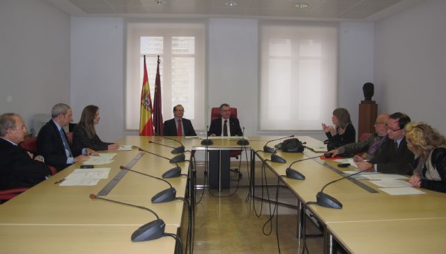 El consejero Manuel Campos preside la reunión del Patronato de la Fundación Mariano Ruiz Funes - 1, Foto 1