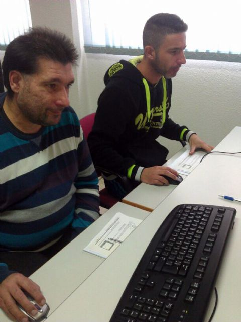 Último curso del año de informática básica de la Concejalía de Nuevas Tecnologías torreña - 2, Foto 2