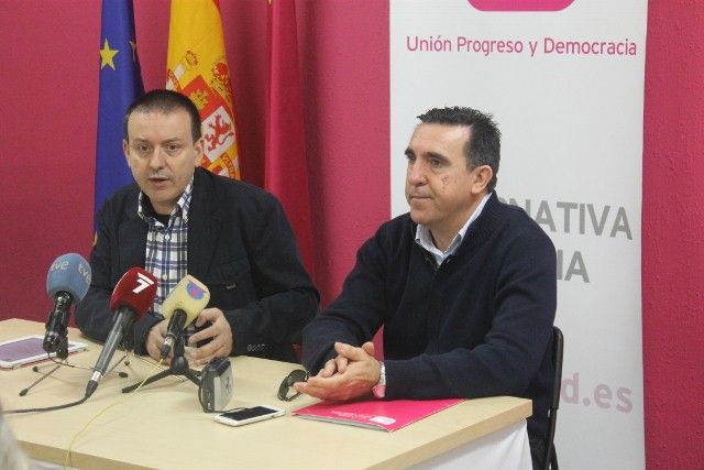 UPyD Lorca considera una situación inadmisible que más de dos años y medio después de los terremotos, aún continúe sin solución el problema del Instituto Ros Giner - 1, Foto 1