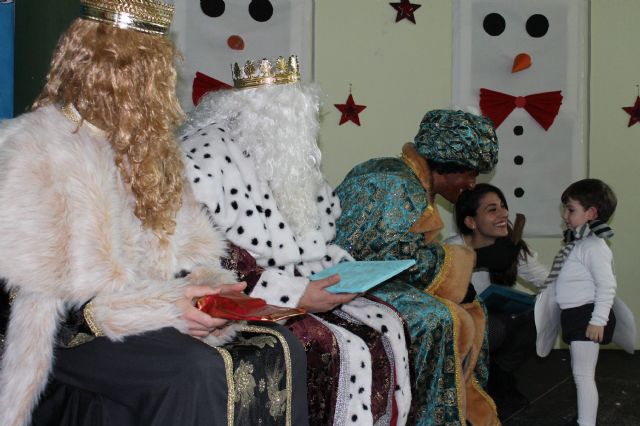Sus Majestades los Reyes Magos de Oriente visitan a los niños y niñas del CAI - 4, Foto 4