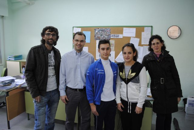 El coordinador del programa visita a los corresponsales juveniles de Las Torres de Cotillas - 1, Foto 1