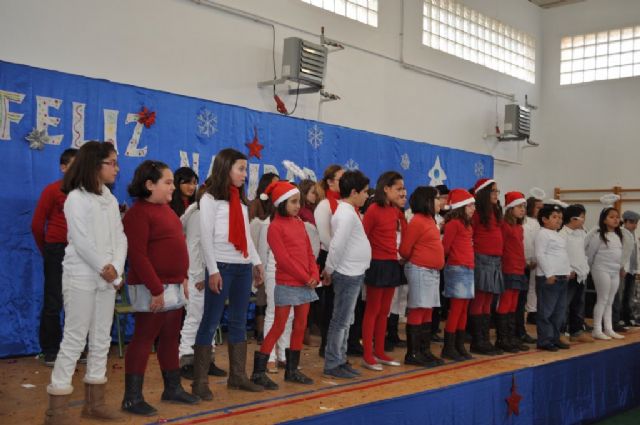 Celebradas las tradicionales fiestas de Navidad en todos los centros educativos del municipio, Foto 3