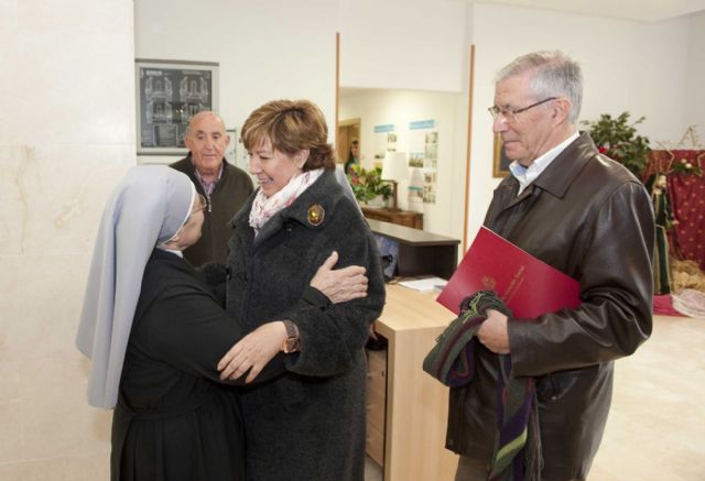 Una treintena de entidades sociales reciben el tradicional donativo del Ayuntamiento - 1, Foto 1