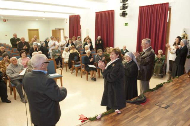 Una treintena de entidades sociales reciben el tradicional donativo del Ayuntamiento - 5, Foto 5