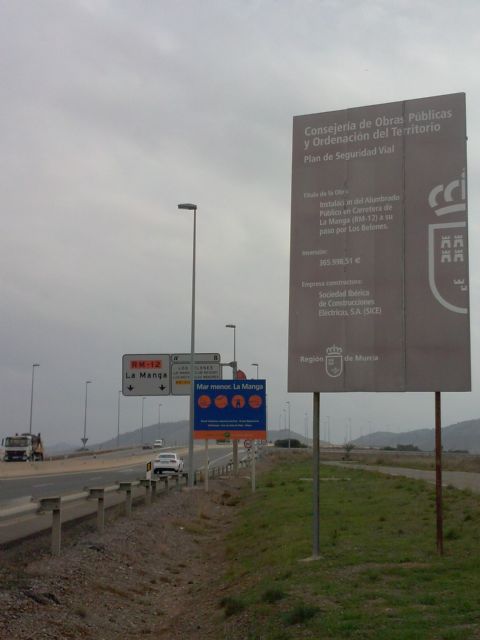 El PSOE denuncia la inseguridad de circular por la vía rápida de La Manga debido al apagón de más de 200 farolas - 1, Foto 1