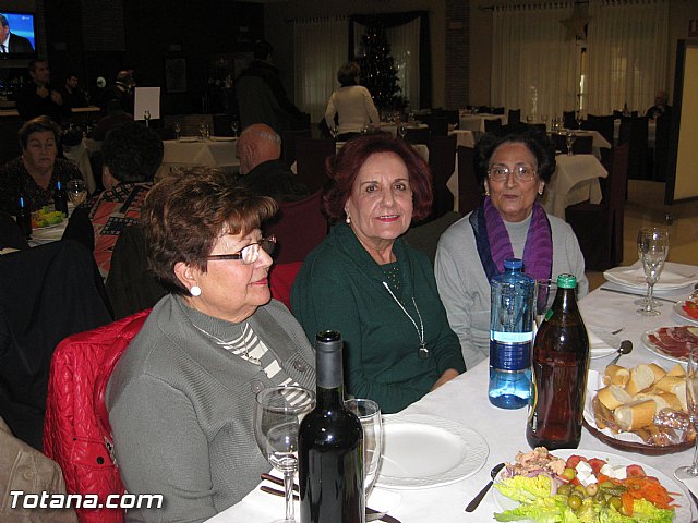 La Asociacin de Amas de Casa y Usuarios “Las Tres Avemaras” celebr una comida de convivencias, con motivo de las fiestas navideñas - 1