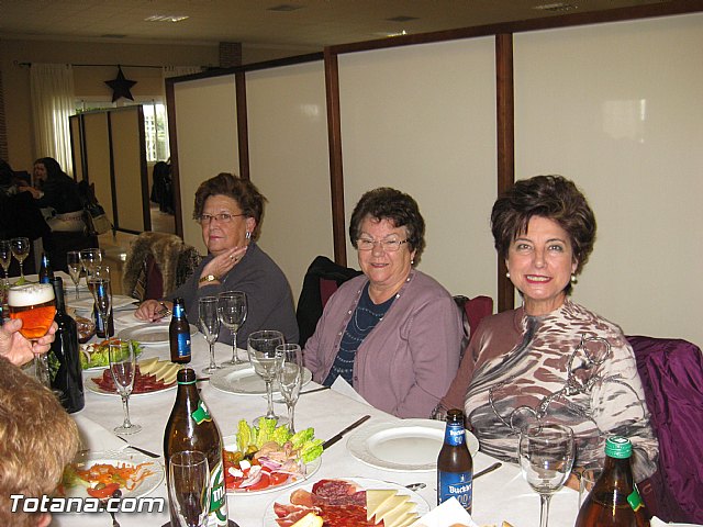 La Asociacin de Amas de Casa y Usuarios “Las Tres Avemaras” celebr una comida de convivencias, con motivo de las fiestas navideñas - 10