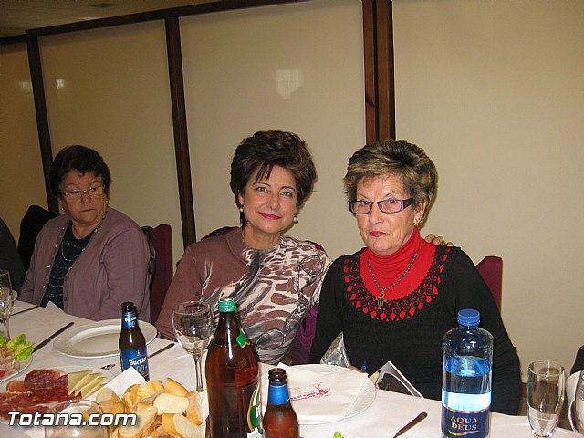 La Asociacin de Amas de Casa y Usuarios “Las Tres Avemaras” celebr una comida de convivencias, con motivo de las fiestas navideñas - 12