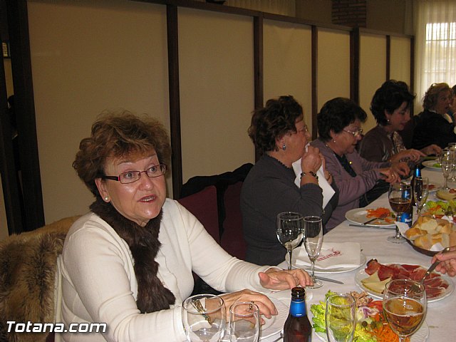 La Asociacin de Amas de Casa y Usuarios “Las Tres Avemaras” celebr una comida de convivencias, con motivo de las fiestas navideñas - 16