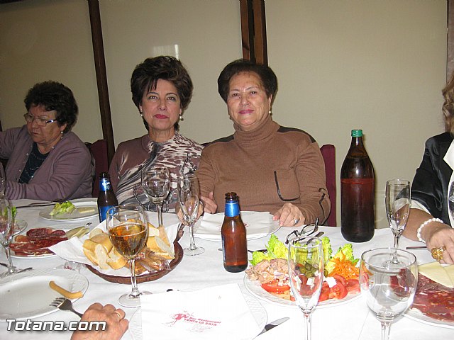 La Asociacin de Amas de Casa y Usuarios “Las Tres Avemaras” celebr una comida de convivencias, con motivo de las fiestas navideñas - 17