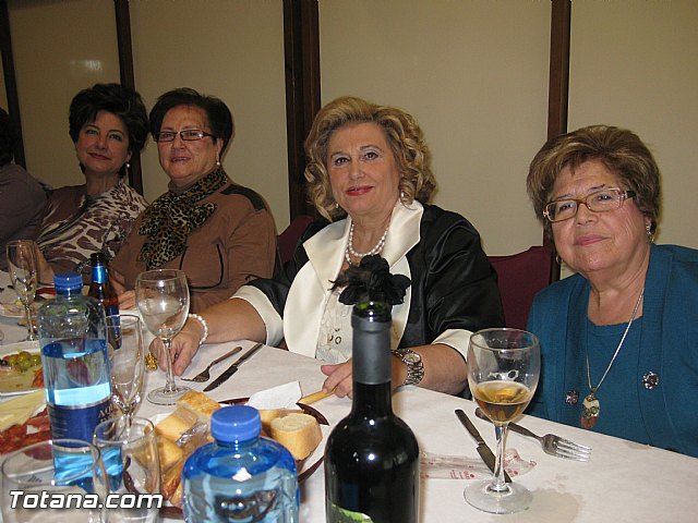 La Asociacin de Amas de Casa y Usuarios “Las Tres Avemaras” celebr una comida de convivencias, con motivo de las fiestas navideñas - 18