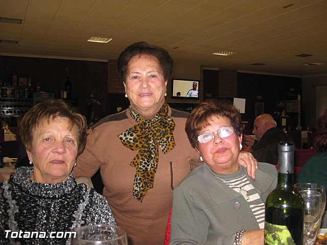 La Asociacin de Amas de Casa y Usuarios “Las Tres Avemaras” celebr una comida de convivencias, con motivo de las fiestas navideñas - 28