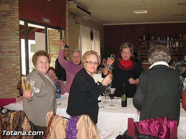 La Asociacin de Amas de Casa y Usuarios “Las Tres Avemaras” celebr una comida de convivencias, con motivo de las fiestas navideñas - 31